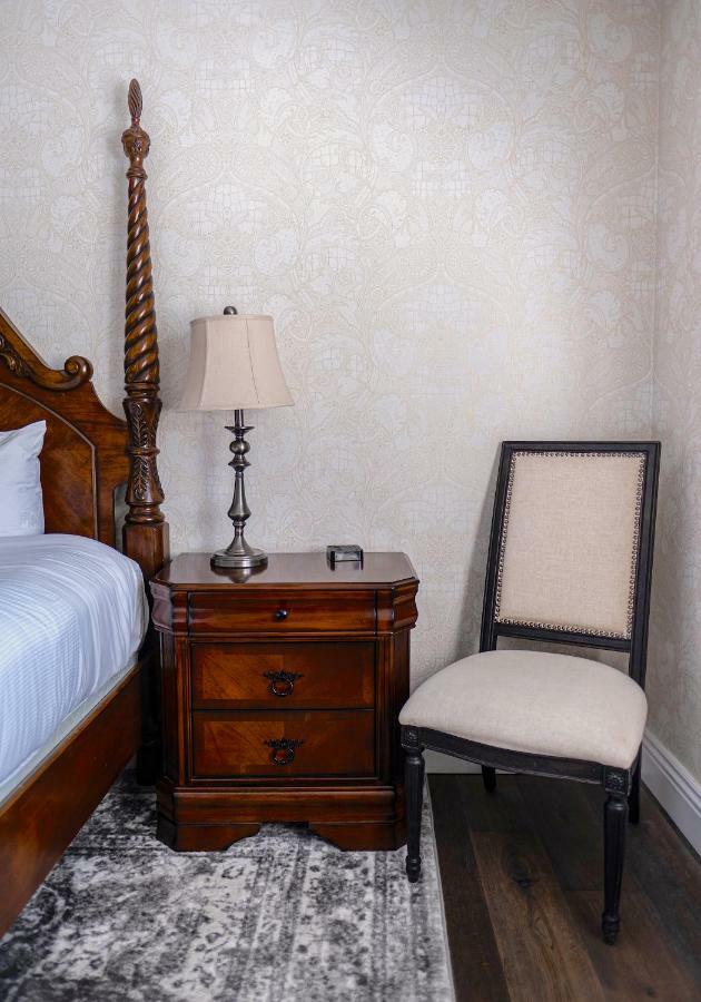 Mirabelle Inn & Restaurant Solvang Bagian luar foto